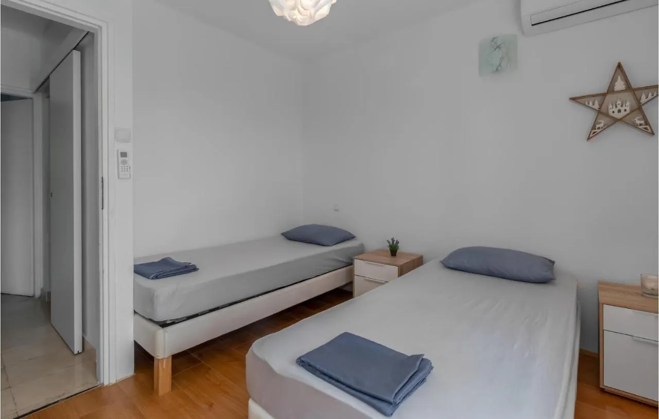 3 Bedroom Pet Friendly Home In Dramalj Holiday home